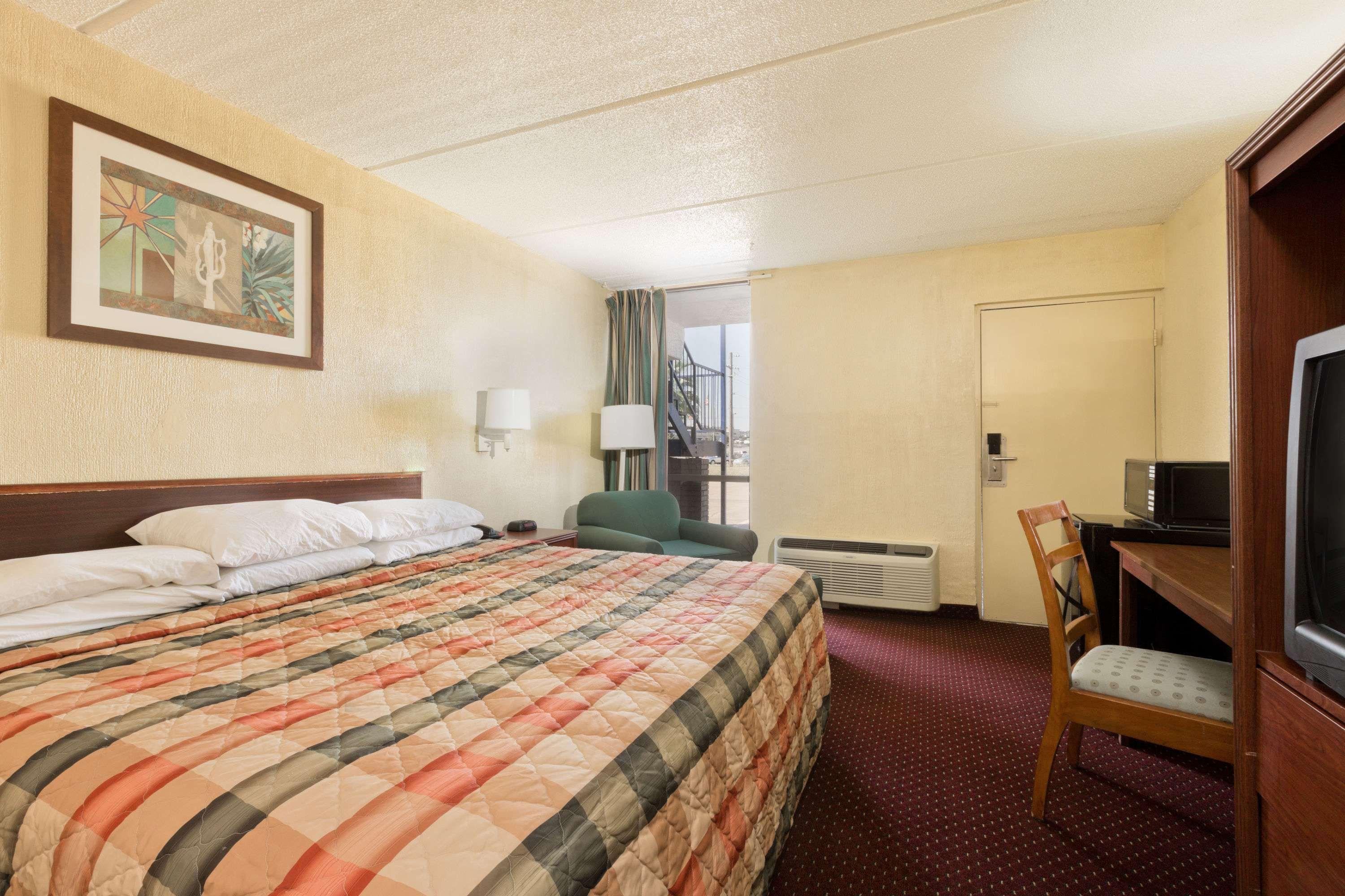 Knights Inn Brenham Eksteriør billede